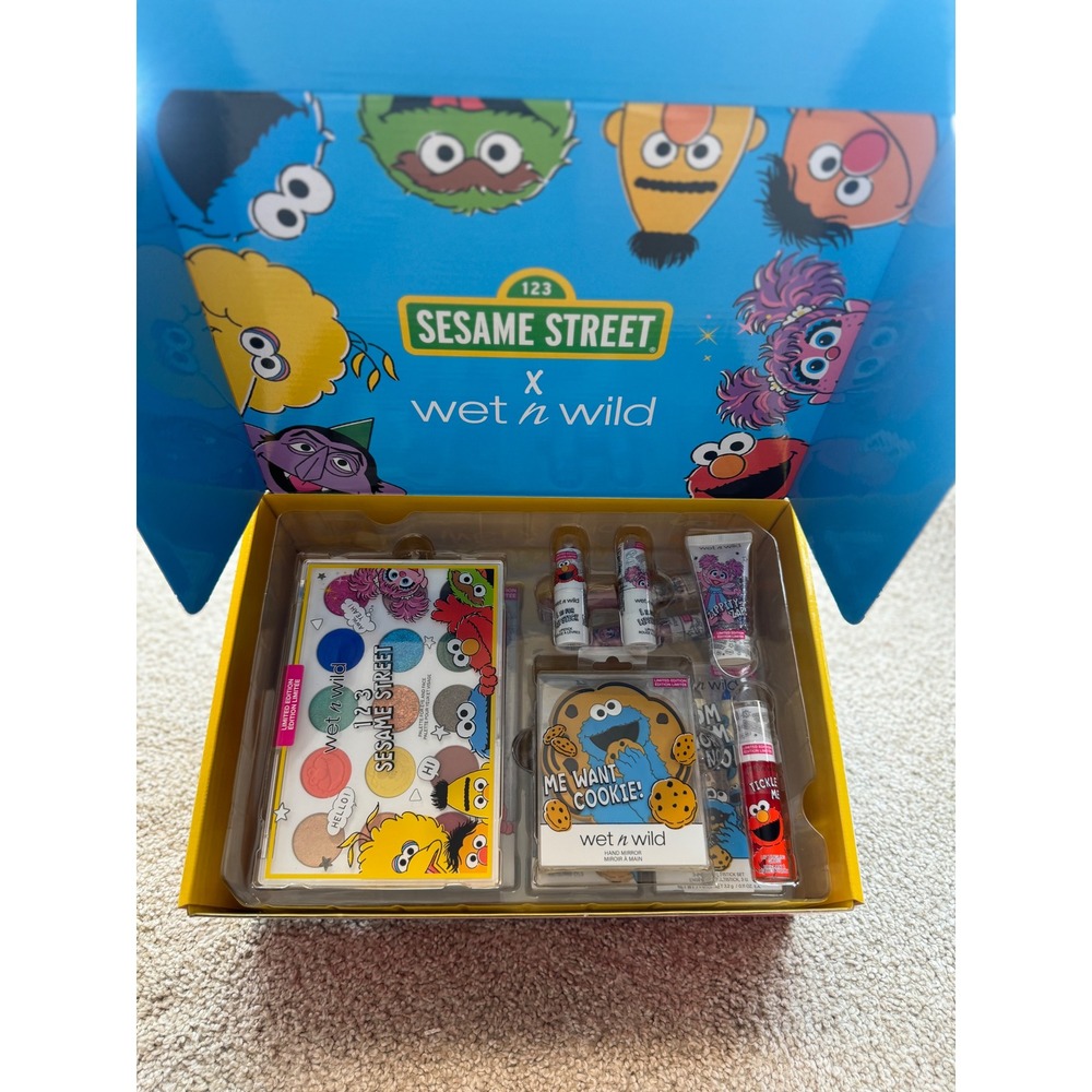 Wet n Wild x Sesame Street Limited Edition Makeup Collection Set Vault New